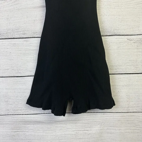 ZARA Women's Ribbed Black Romper Shorts Playsuit Zip‎ Tank Open Back Size Medium - Image 3