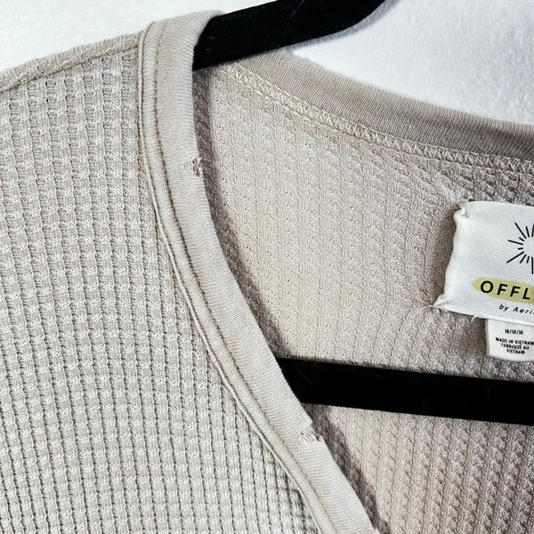 OFFLINE by Aerie Henley Top Size M Beige Waffle Knit Thumbhole‎ Oversized - Image 4