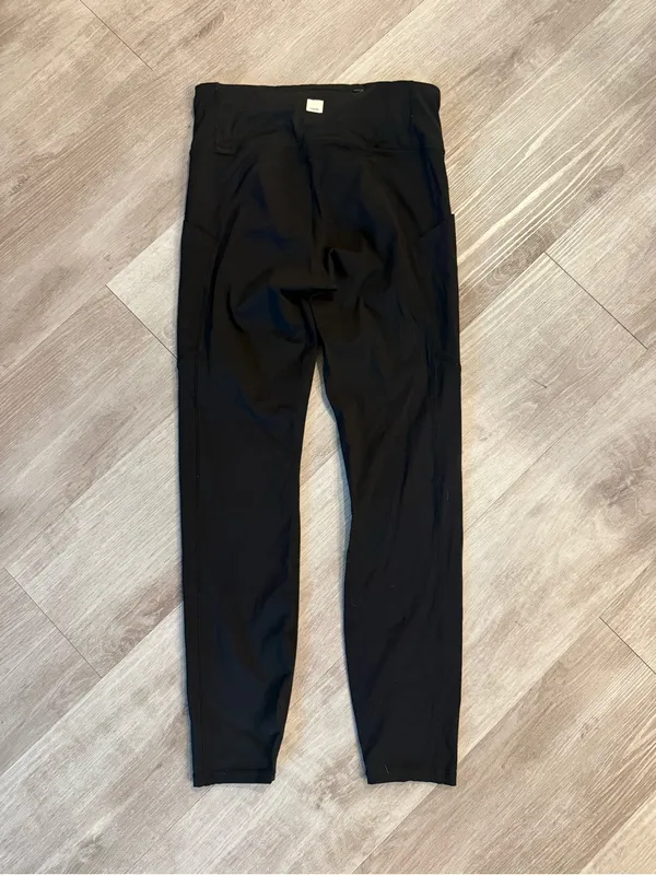 Vuori Stride Pocket Leggings Size Small - Image 9