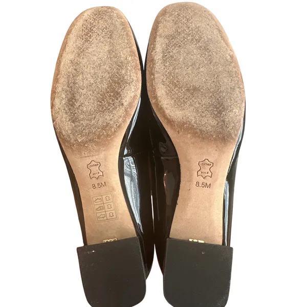 Tory Burch Gigi Black Patent Leather Block Heel Pumps Gold Logo Size 8.5 - Image 7