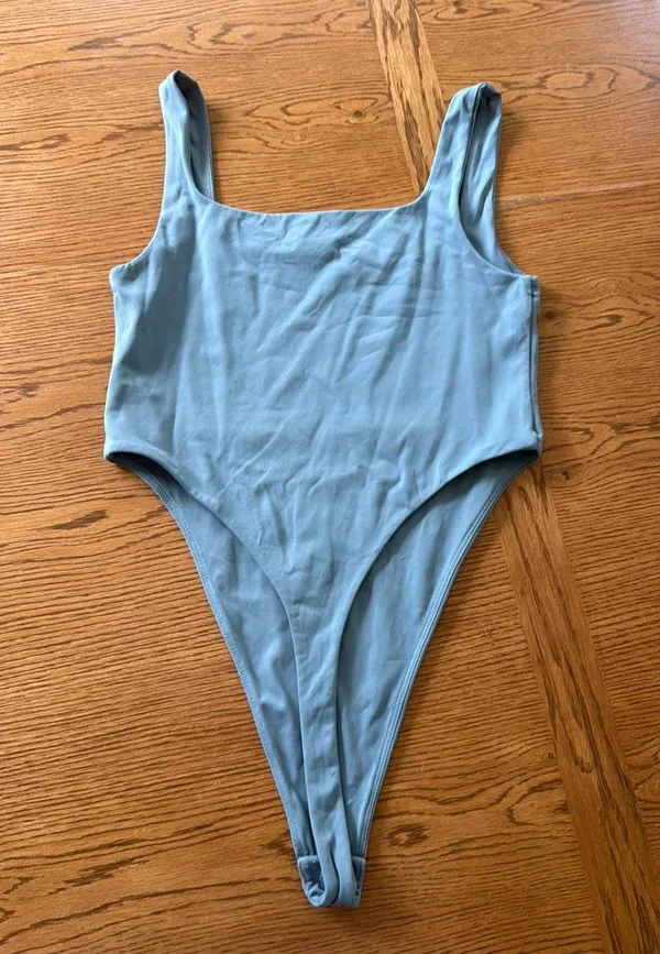 Aritzia Babaton Bodysuit High Leg - Image 3