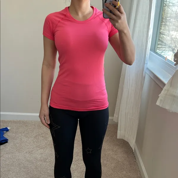 Lululemon top. S - Image 7