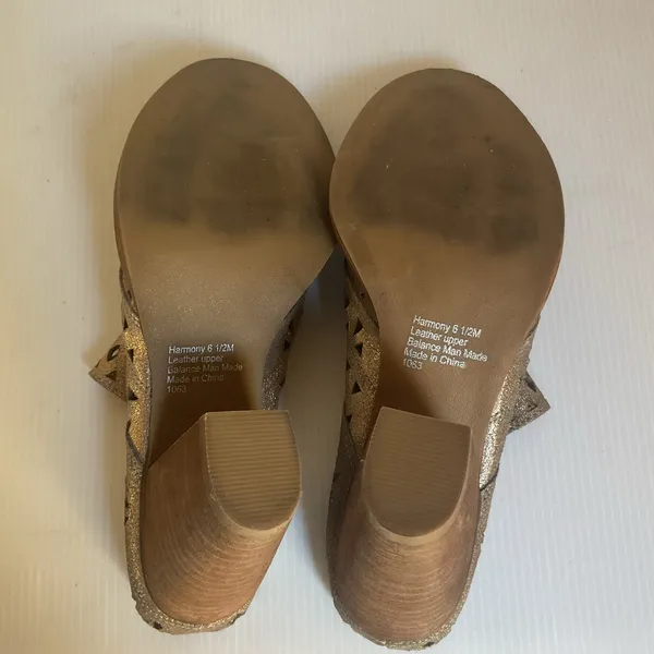 Steve Madden Women’s Gold Cutout Leather Mules Block Heel Size 6.5 - Image 6