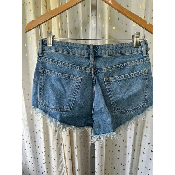 NWOT Topshop Kiri High Rise Curved Frayed Raw Hem Cut Off Denim Jeans Shorts 6 - Image 5