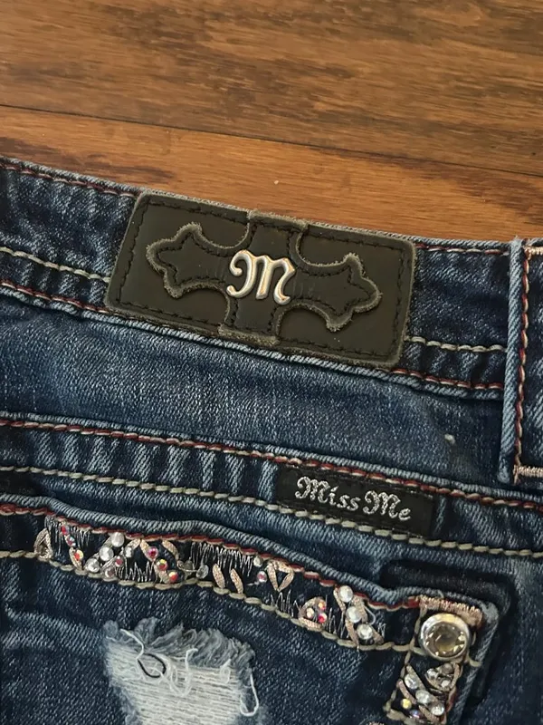 Miss Me Signature Skinny Beaded Sequin Embroidered Jeans Size 29 Y2K - Image 11