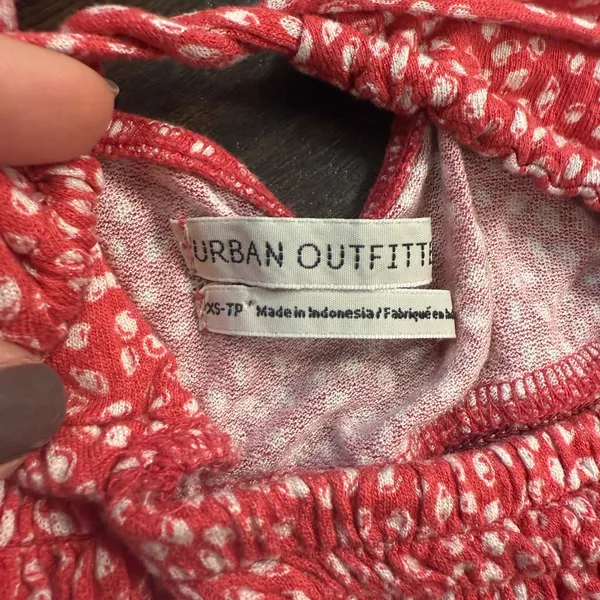Urban Outfitters Red and‎ White Floral Crop Top - Image 2