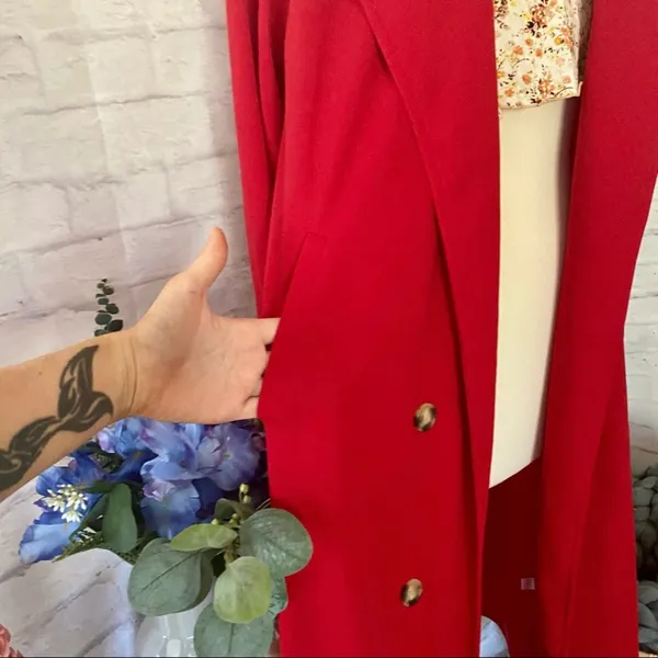 Boutique NEW Red ‘NYC Chic’ Over Coat - Image 7