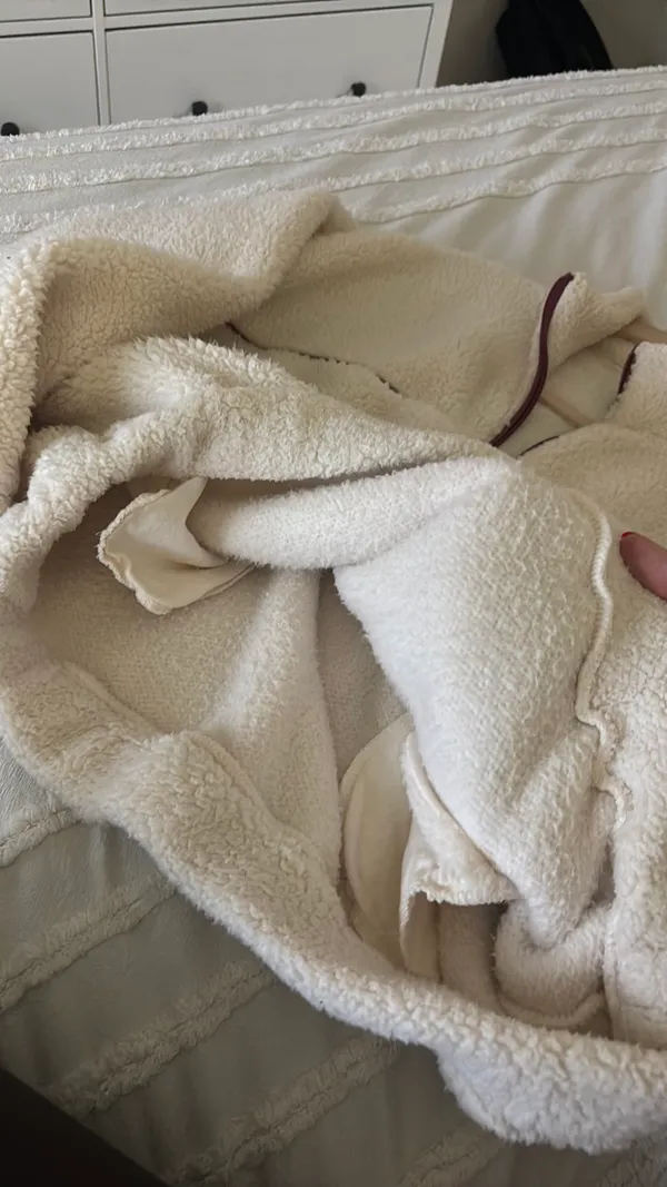 White Fleece Size M - Image 2