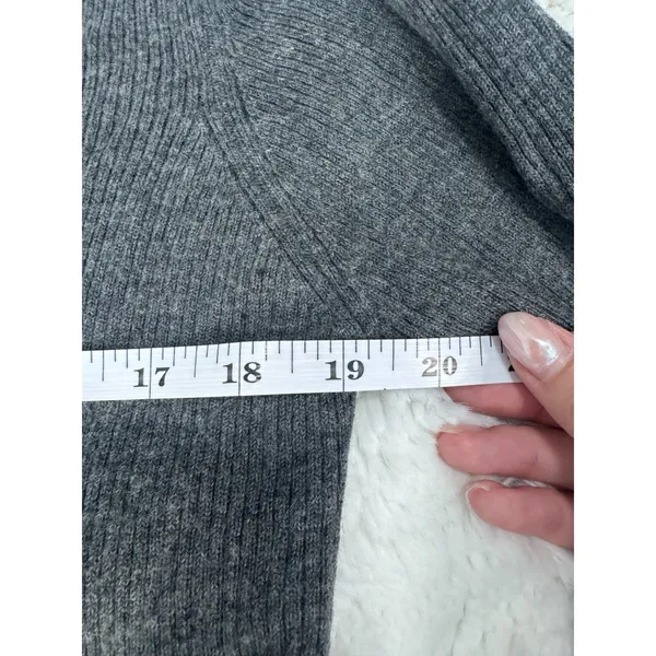 Vintage Made in Italy Cardigan Gray Button Front Fitted Knit Gold Buttons S/M - Image 4