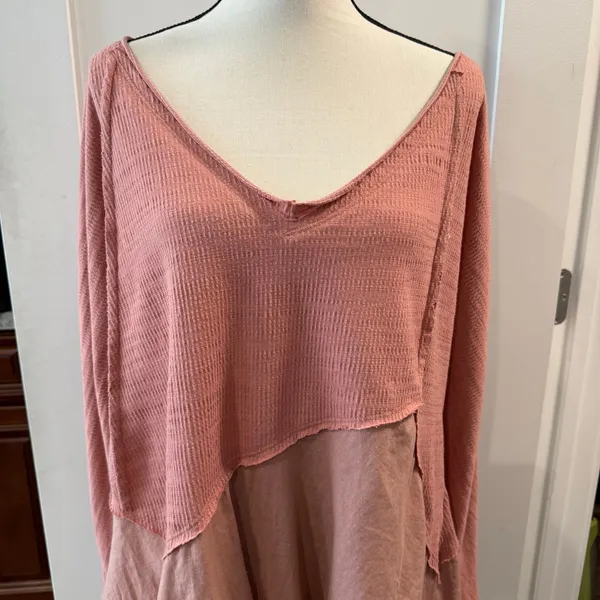 We the Free Women’s Pink Long Sleeve Long Top Size M - Image 3