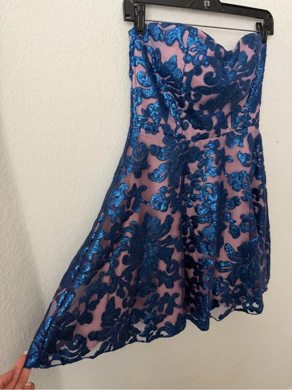 Gianni Bini Strapless Dress with Blue Sequin Overlay Size Small - Image 2