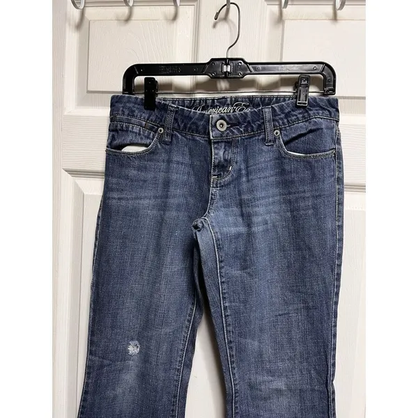 American Eagle Women Blue‎ Medium Wash Low Rise Wide Leg Flare Jeans Size 4? - Image 2