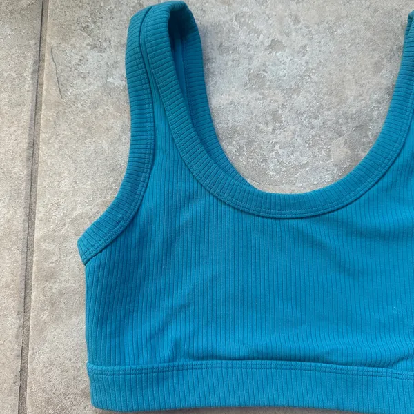 ALO Yoga Wellness Bra in Blue Splash Size Small Ribbed - Image 3