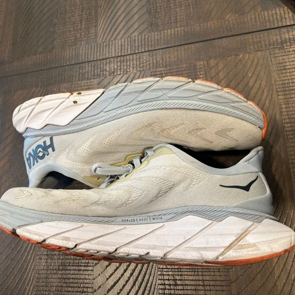 Hoka arahi 6 running shoes gray for women size 9.5 B - Image 12