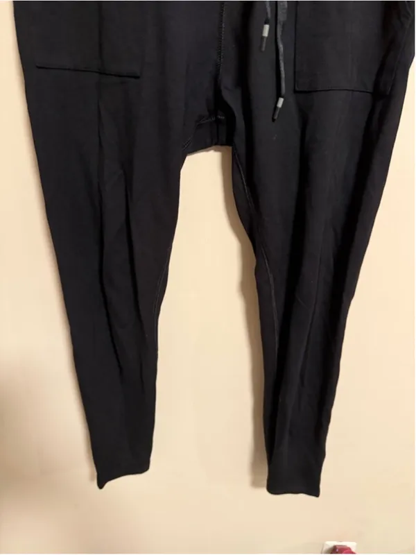 Travis Mathew Beyond The Coast Womens Pants Drawstring Black Jogger Size Medium - Image 4