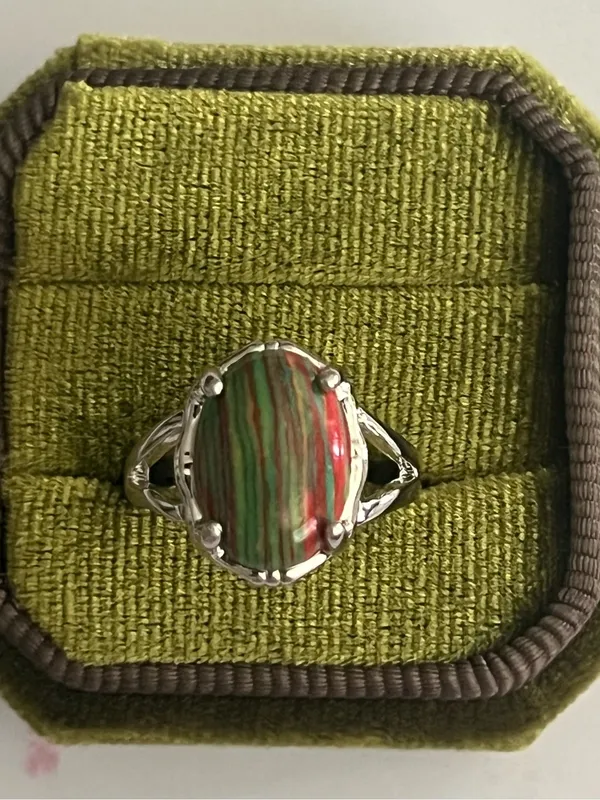 Classic Design Titanium Silver Gorgeous Green/Red Gemstone Ring Size 7 NWT Green - Image 2