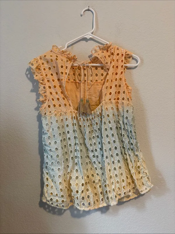 Anthropologie brand Ollari NY Women’s Eyelet Ruffle Blouse in Peach ombré M - Image 4
