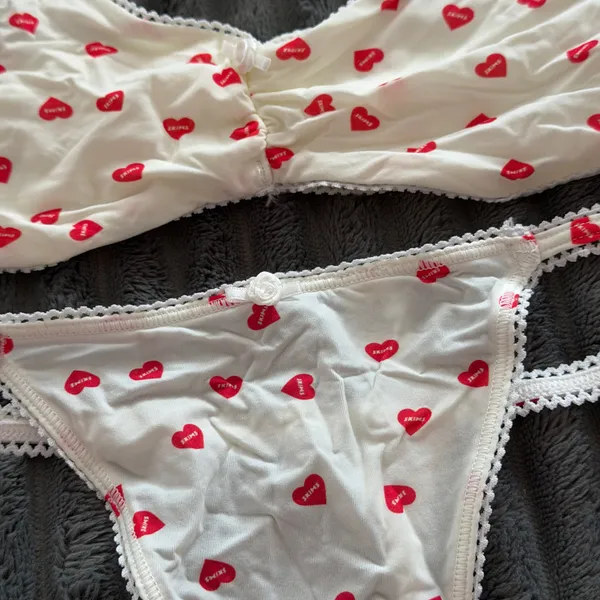 SKIMS Ruby Heart Fits Everybody Picot Set - Image 2