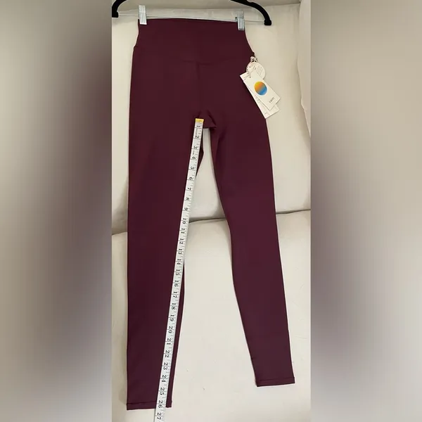 NWT Vuori Chilled Out Performance Legging in a Cerise Color Size S - Image 6
