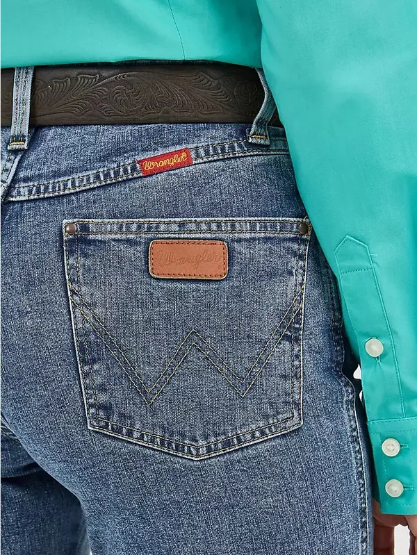 WOMEN'S WRANGLER® COWBOY CUT® SLIM FIT STRETCH JEAN 9x34 - Image 5