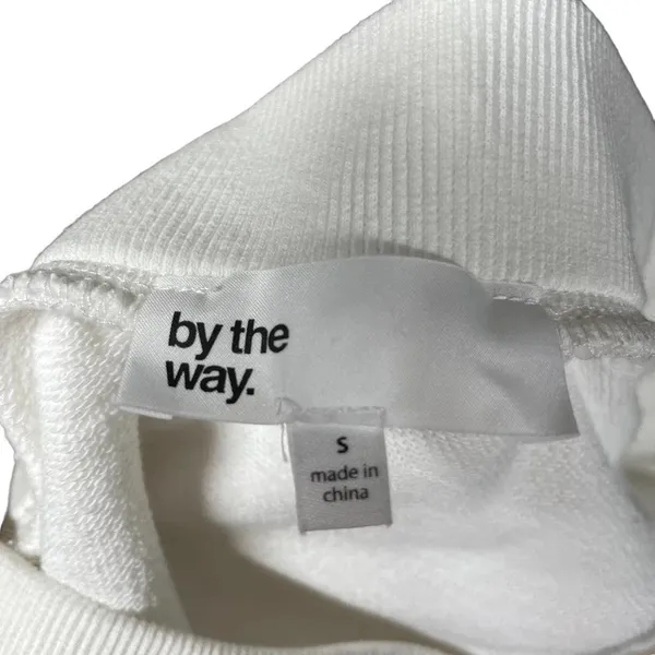 By the Way. Off the Shoulder Tie Front Sweatshirt‎ in White Size Small - Image 8