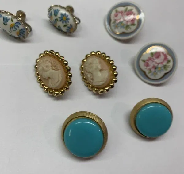 Lot Of 4 Pretty Vintage - Modern Clip On Screw On Costume Earrings - Image 5