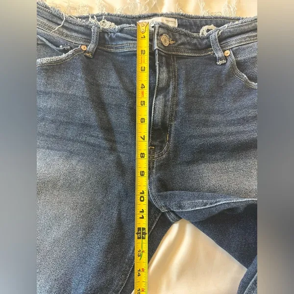 Kancan women’s size 32/27 distress hem and waist line denim jeans - Image 6