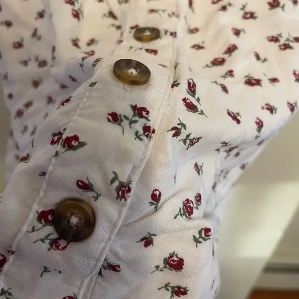 Hollister White and Red Floral Dress Y2K Size Medium - Image 3