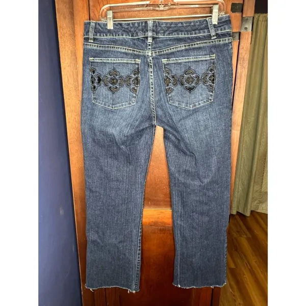 White House Black Market Blanc Bootcut Jeans Dark Wash Embroidered Floral 10 - Image 6