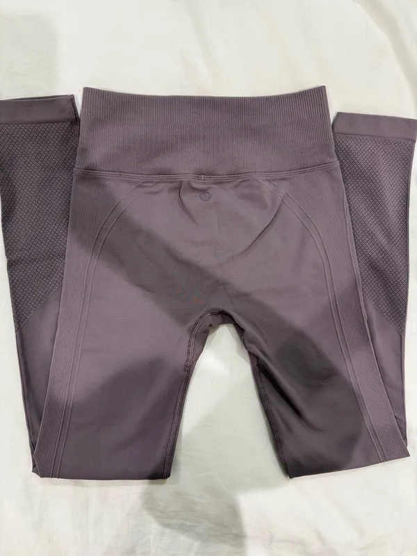 Lululemon Seamless Leggings 28" High-Rise - Image 3