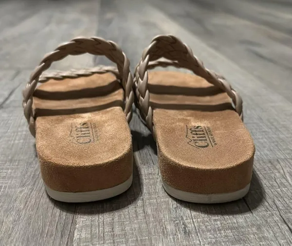 Sandals!! Size 6 - Image 3