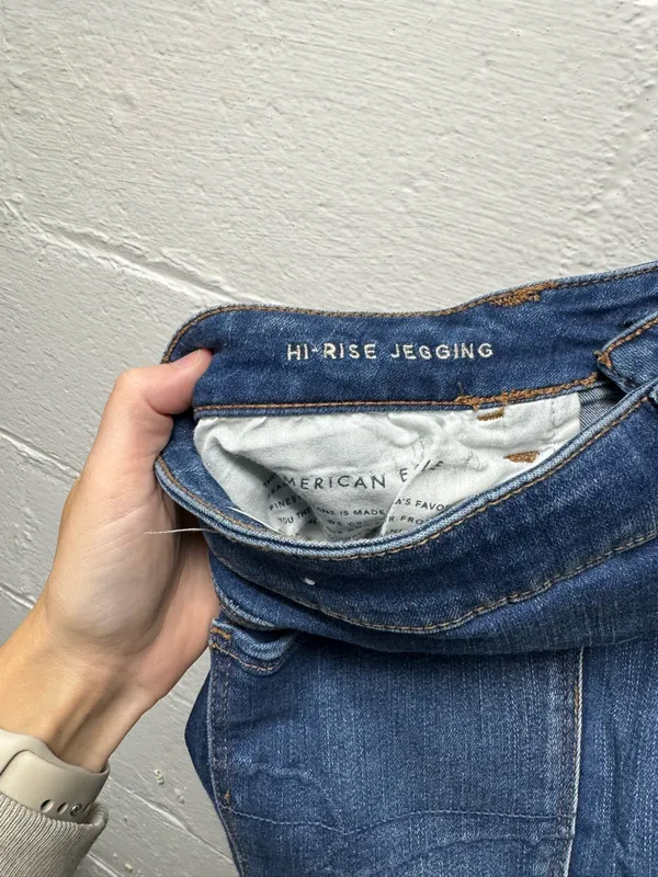 American Eagle High Rise Jegging Distressed Jeans - Image 6