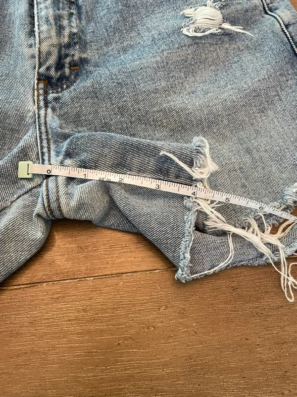 American Eagle Vintage Dungarees Denim Shorts Size 4 Long - Image 4