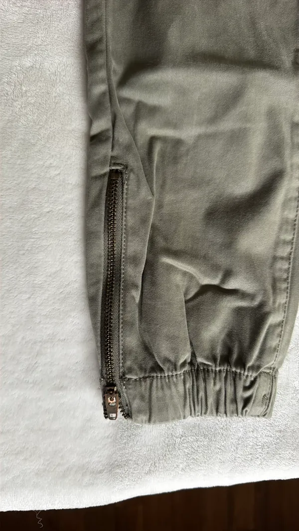 American Eagle Cargo Pants - Image 2