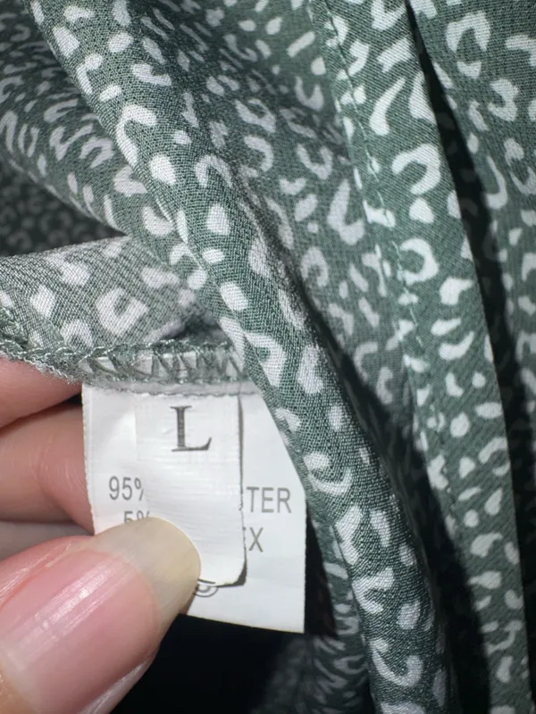 Anna Kaci California Green & white speckle pattern V-Neck Flutter Sleeve Blouse - Image 5