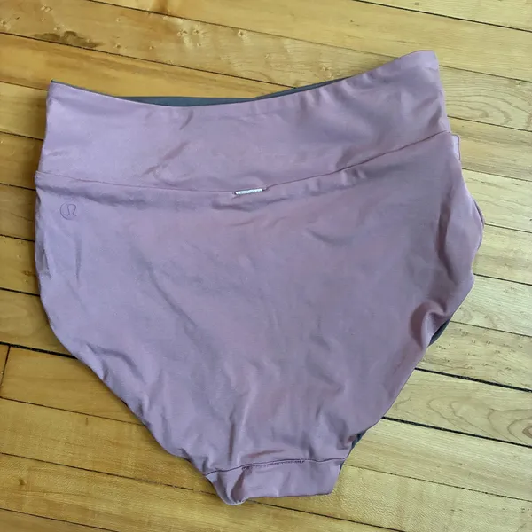 Lululemon Reversible High-Waisted Bikini Bottom 8 Grey Pink Womens Crossover - Image 5