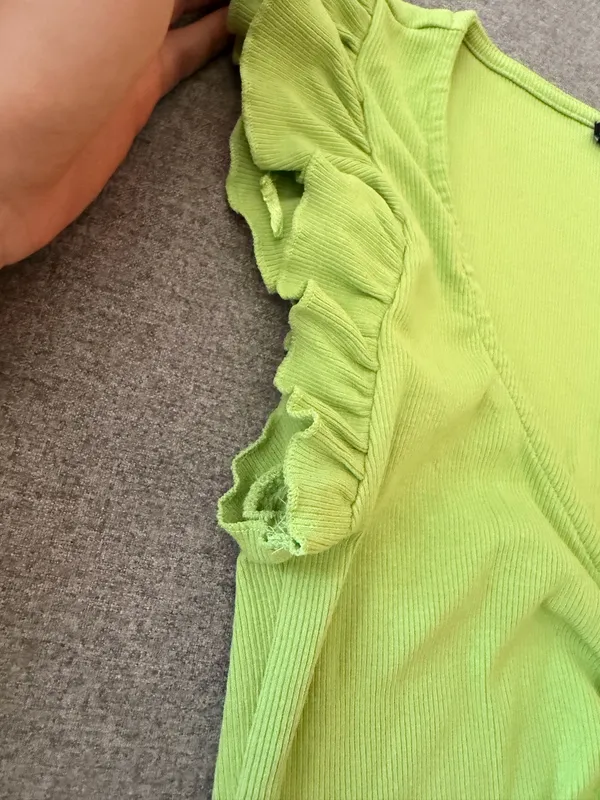 Zara Green Ruffled Crop Top - Image 3