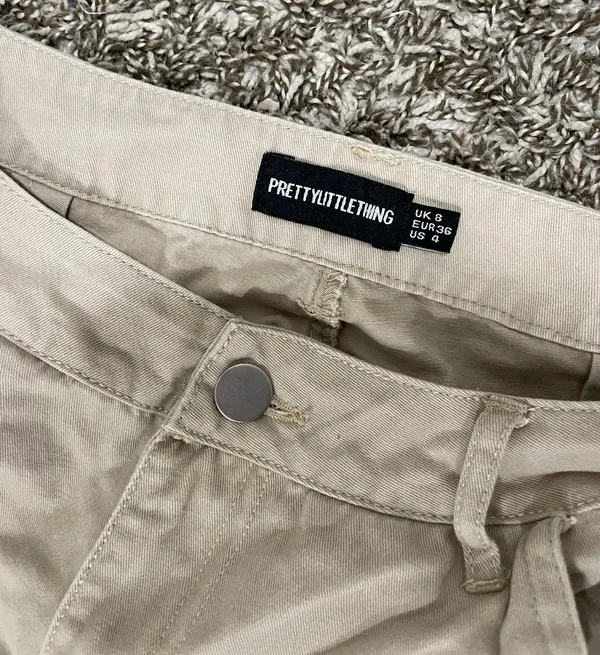 Pretty Little Thing High Rise Cargo Jeans With Flap Pockets / Cargo Pants size 8 - Image 6