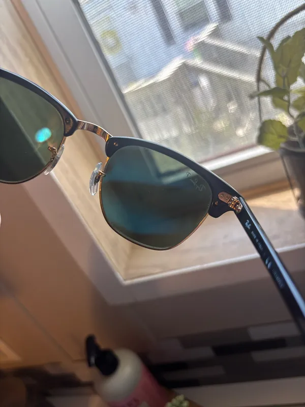 Ray-Ban Clubmaster Black and Gold Classic Sunglasses - Image 7