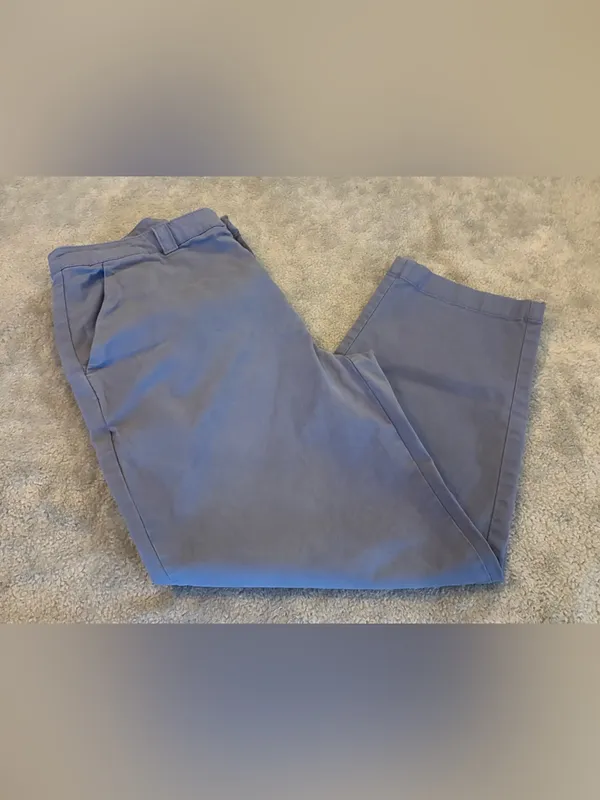 Women’s GAP Brand Straight-Leg Khaki Pants in Light Blue Size 4 - Image 8