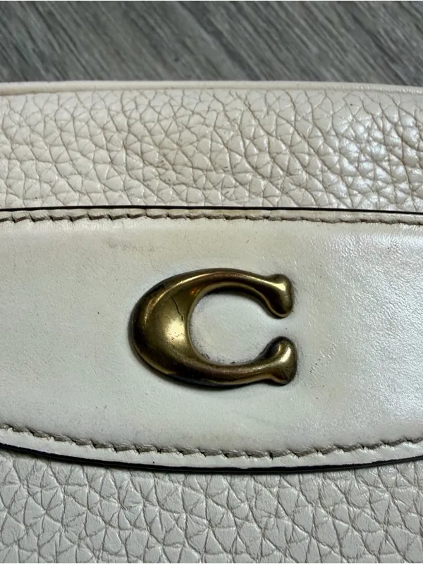 Coach Soft Pebbled Leather
Camera Bag CC386 Chalk Cream - Image 2