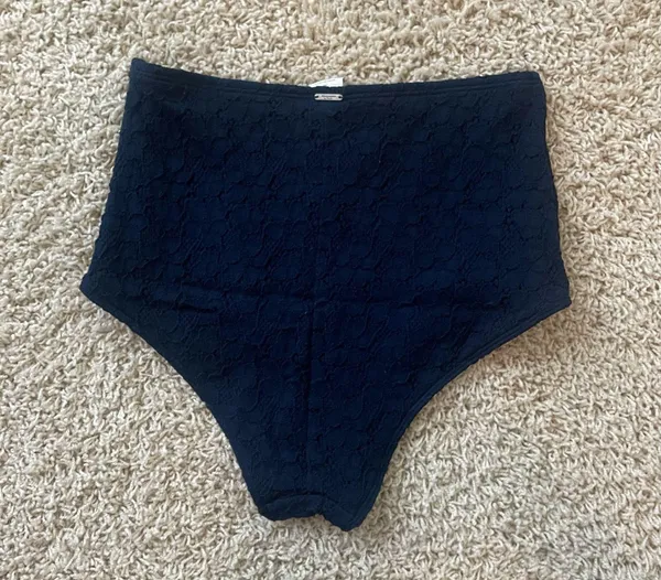 Abercrombie high waisted full coverage swim bottom, navy “lace”, size medium - Image 2