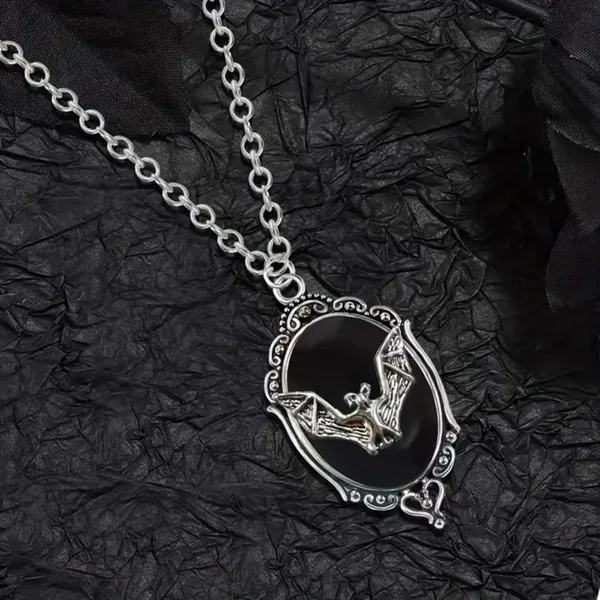 Retro Gothic Style Oval Vampire Bat Pendant Necklace Fashion Collarbone Chain‎ - Image 5