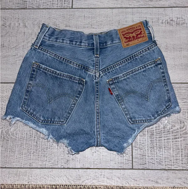 Levi’s 501 Shorts - Image 2