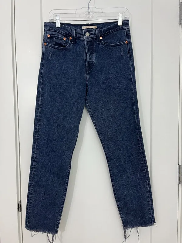 Levi's Size 28 Wedgie High Rise Ankle Jeans Dark Wash Raw Hem - Image 4