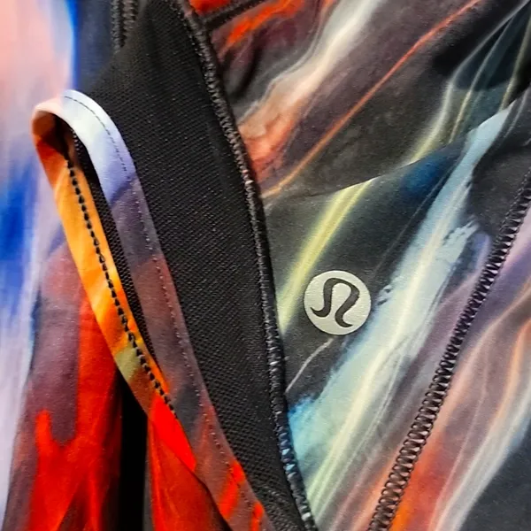 Lululemon Low Rise Hotty Hot Shorts - Image 3