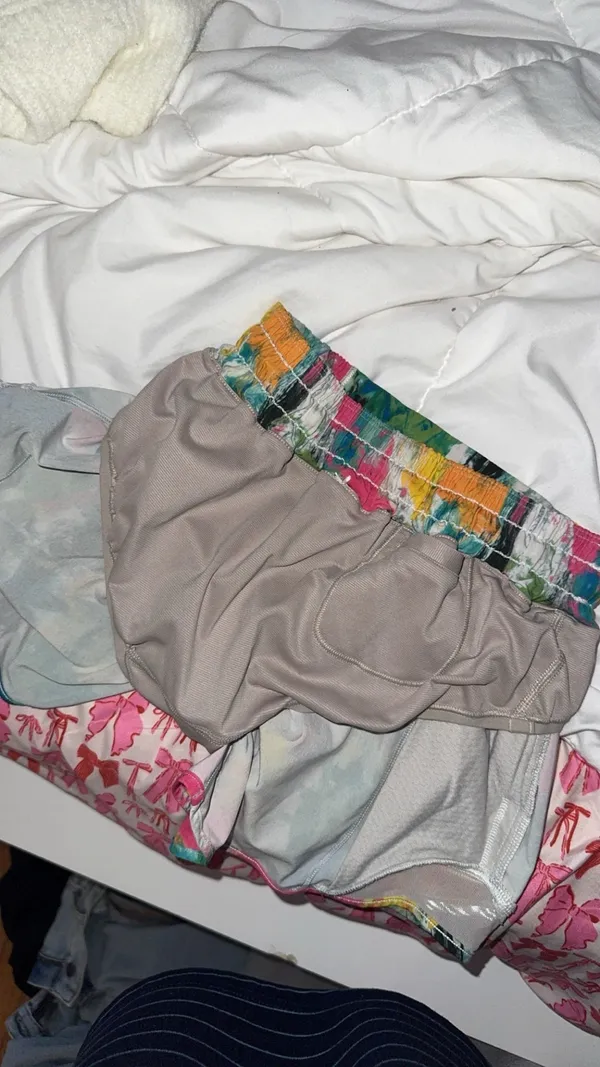 Lululemon Shorts Hotty Hot - Image 6