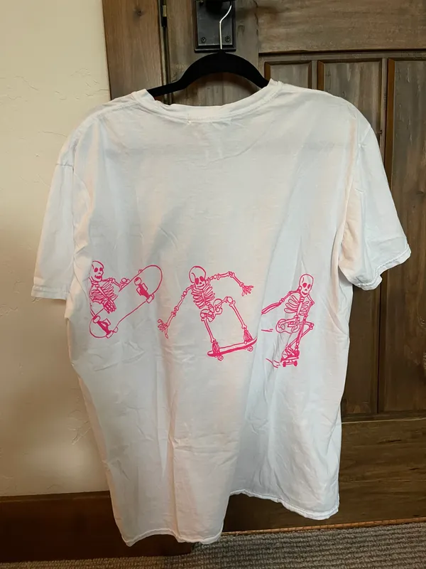 Urban Outfitters Tshirt With Pink Skateboarders - Image 4