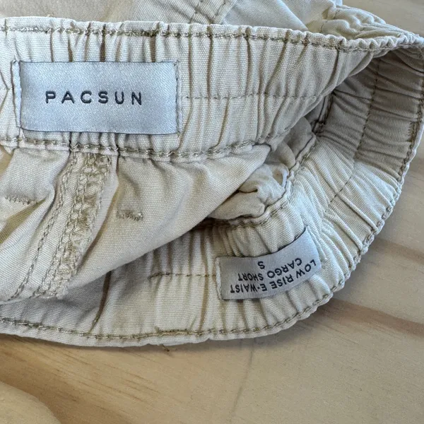 PacSun Women's‎ Low Rise E-Waist Cargo Shorts Tan Khaki Size S Contemporary Y2K - Image 5