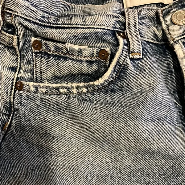 Agolde Blue Jean Shorts with Distressed Hem - Image 4
